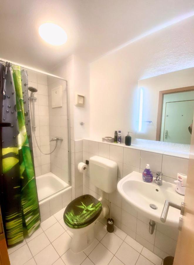 Apartment Neu Eingerichtete Im Stadtzentrum Mit W-lan,netflix, Amazon Prime Sweet *