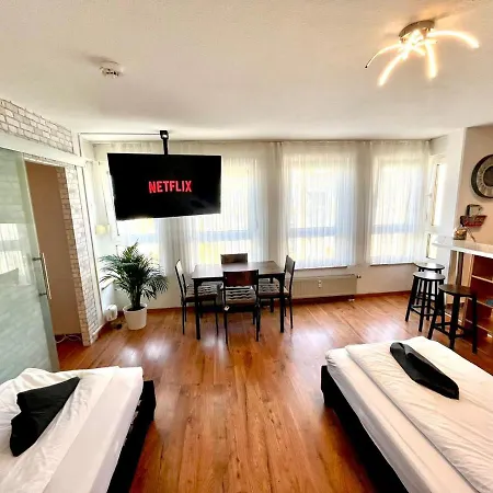 Neu eingerichtete Wohnung im Stadtzentrum mit W-LAN,Netflix, Amazon Prime Home Sweet Home Fürth Exterior foto