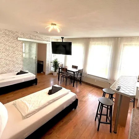 Neu eingerichtete Wohnung im Stadtzentrum mit W-LAN,Netflix, Amazon Prime Home Sweet Home Fürth Exterior foto