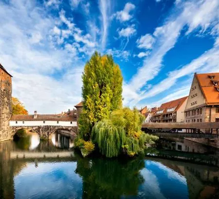 Neu eingerichtete Wohnung im Stadtzentrum mit W-LAN,Netflix, Amazon Prime Home Sweet Home Fürth Exterior foto