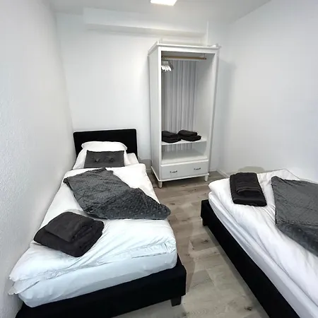 Neu eingerichtete Wohnung im Stadtzentrum mit W-LAN,Netflix, Amazon Prime Home Sweet Home Fürth Exterior foto