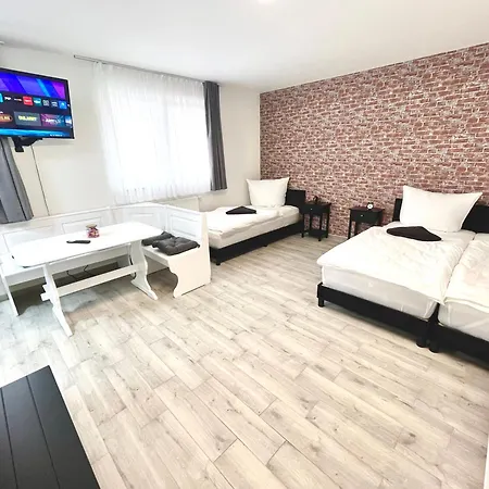 Neu eingerichtete Wohnung im Stadtzentrum mit W-LAN,Netflix, Amazon Prime Home Sweet Home Fürth Exterior foto