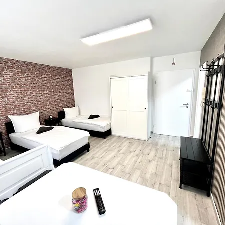 Neu eingerichtete Wohnung im Stadtzentrum mit W-LAN,Netflix, Amazon Prime Home Sweet Home Fürth Exterior foto